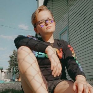 Meet your Posher, Crystal